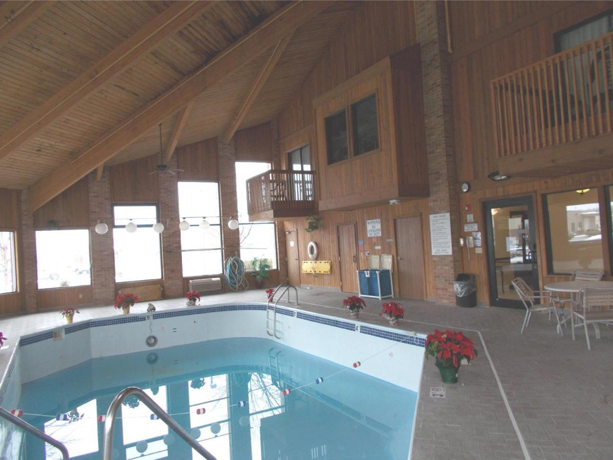 Royalton Inn And Suites, Wilmington,Ohio Buitenkant foto